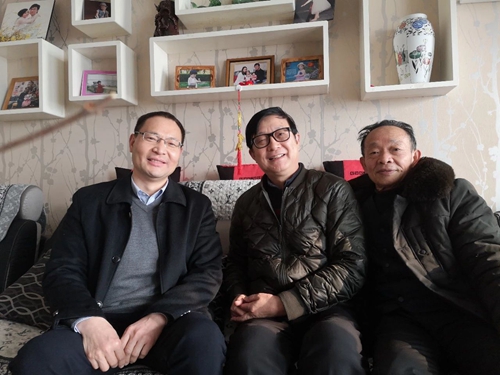 集團領(lǐng)導春節(jié)前走訪慰問一線職工、困難職工和離退休老干部(圖5)