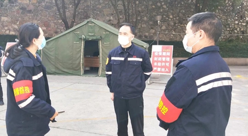 周金平先后到楚星公司、松滋肥業(yè)、實(shí)訓(xùn)基地和股份公司檢查疫情防控工作(圖4)