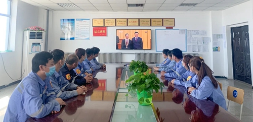 向抗疫英雄致敬！宜化集團(tuán)組織收看全國(guó)抗擊新冠肺炎疫情表彰大會(huì)(圖5)