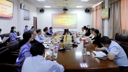 湖北省稅務局黨委委員、副局長何小平一行到楚星公司現(xiàn)場調研(圖2)