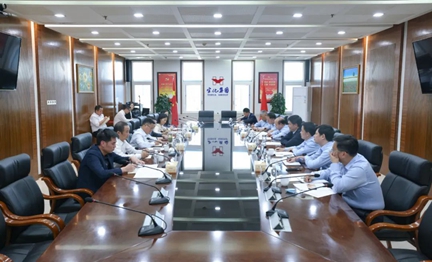 湖北銀行黨委書記、董事長劉志高一行到宜化集團(tuán)調(diào)研(圖1)