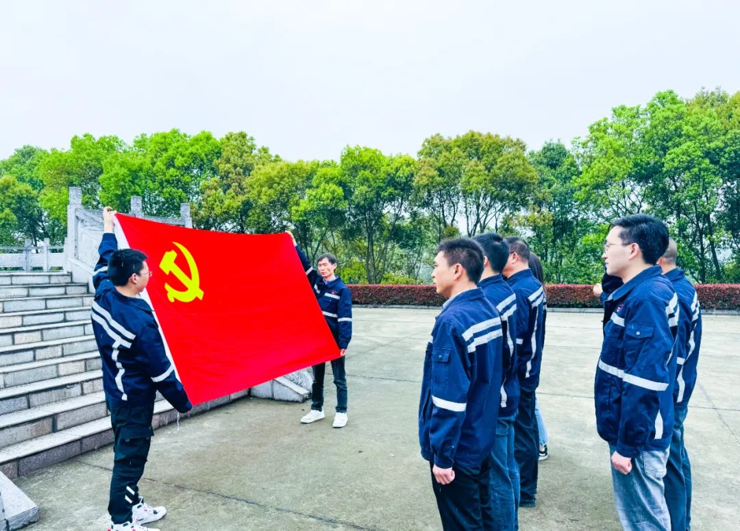在緬懷中汲取奮進(jìn)力量！這場主題黨日活動(dòng)“走心”更“入心”！(圖3)
