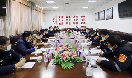 宜都市委副書記、市長(zhǎng)李澤剛一行到楚星公司開展“千名干部進(jìn)千企”服務(wù)活動(dòng)