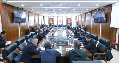 集團(tuán)召開(kāi)行政例會(huì)強(qiáng)調(diào)：結(jié)好全年硬賬，實(shí)現(xiàn)全年精彩